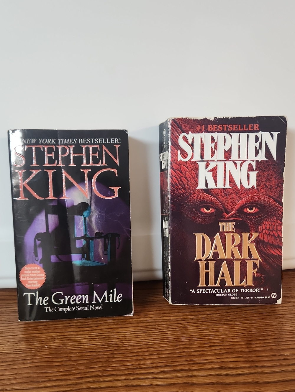 Paperback Stephen King Book Set – The Green Mile & The Dark Half (Black, Red)